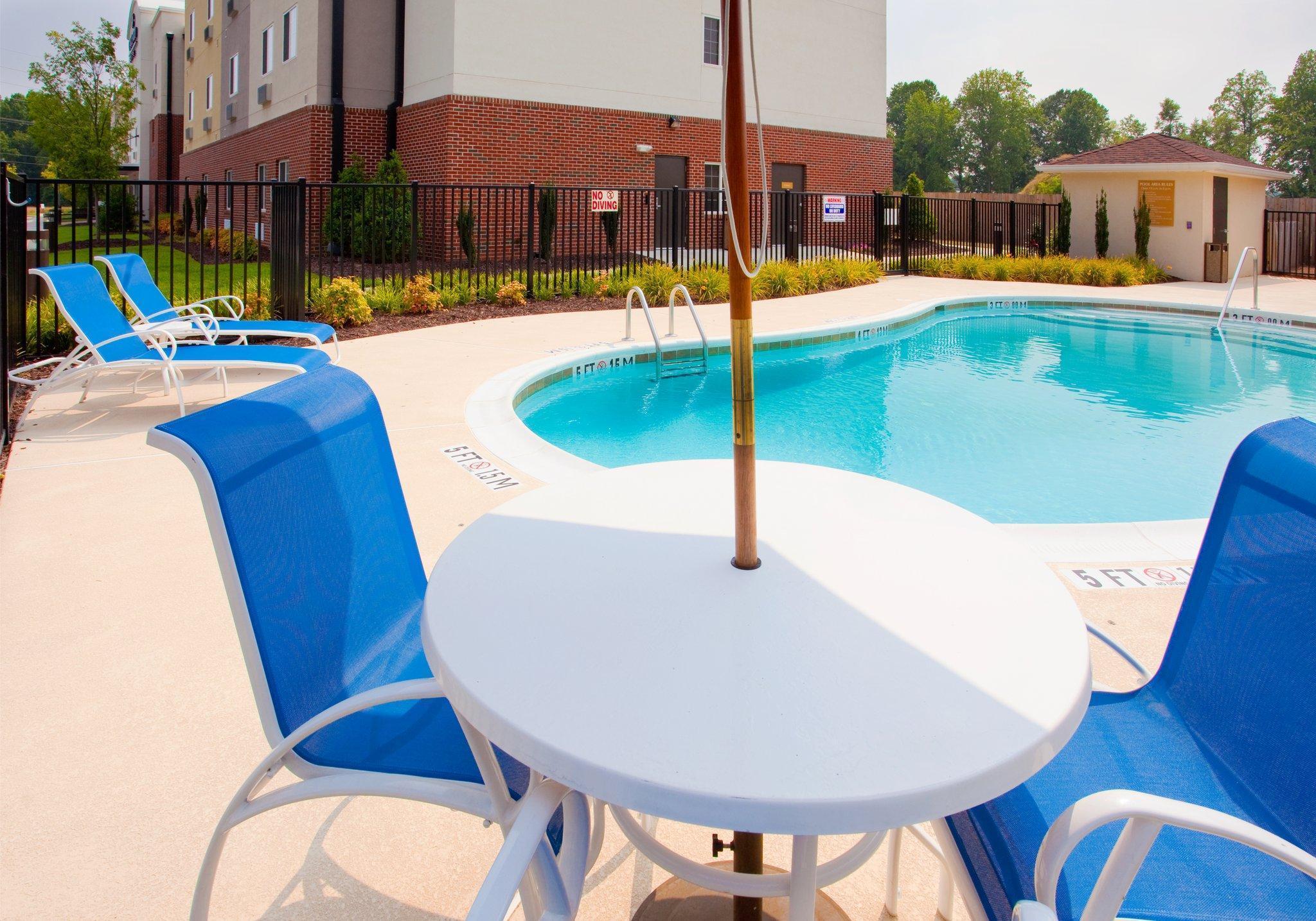 Candlewood Suites Rocky Mount By Ihg מראה חיצוני תמונה